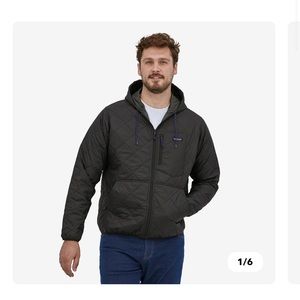 Patagonia Men’s Diamond Quilted Bomber Hoody- Black